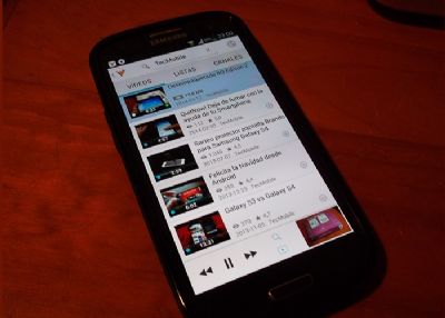 FoxTube - YouTube Player para Android reproduce vídeos de YouTube en cualquier lugar y sin almacenamiento búfer.