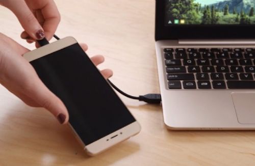 Superbook es un dispositivo Plug and Play que convierte tu teléfono Android en una computadora portátil o de escritorio por un muy bajo precio.